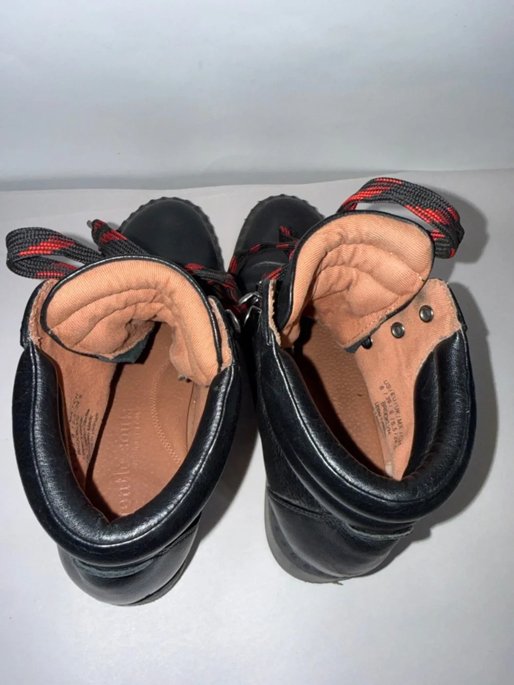 Gentle souls by Kenneth Cole Brooklyn lace up boot size 8